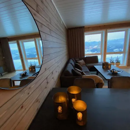 Апартаменты New Modern With Great View - Ski In & Out *
